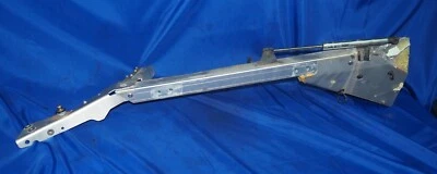 Aston Martin Rapide 2010-2020 pasajero delantero derecho guardabarros delantal riel corte OEM Foto 1 de 4