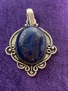 Lapis versilberter Anhänger neu nie getragen Stärke Mut Wahrheit ohne Kette - Bild 1 von 8