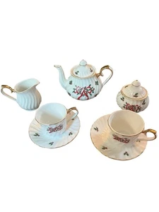 Vintage Miniature Porcelain Christmas 9pc Tea Set Green Holly Red Berries Bows - Picture 1 of 18
