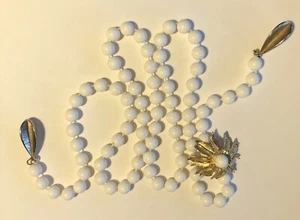 Vintage Weiße Kunststoff Kunstperle verstellbare Halskette mit goldfarbenen Akzenten 36"" C25 - Bild 1 von 5