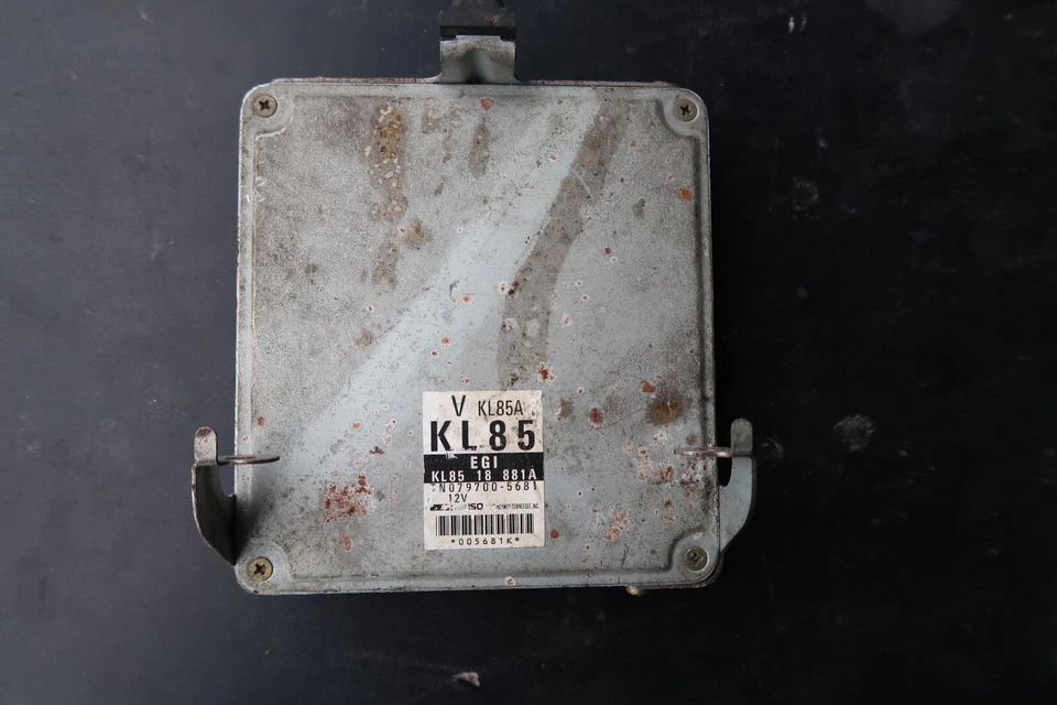 1995 年 MAZDA 626 ECM 发动机计算机 (A61) kl85 18 881a — 第 1/1 张图片