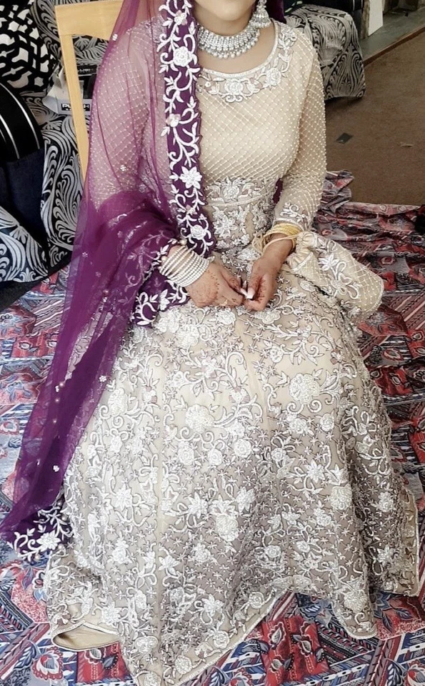 SALE - Indian Pakistani Asian Wedding Walima Dress comes with matching bag - Image 1 of 1