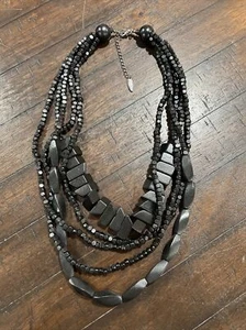 Woman’s Fashion Jewelry Black Layered Wood Bead Necklace! 🖤 Willis - Picture 1 of 2