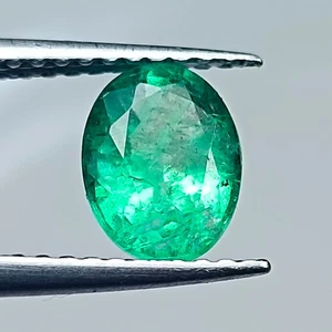 1.05 CT - Natural Zambian Emerald Green Gem Fine Luster Oval Shape - 9610 - Picture 1 of 2