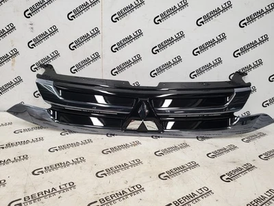 Genuine Mitsubishi Outlander MK3 2015-2018 Front Bumper Radiator Grill 7450A992 - Image 1 of 4