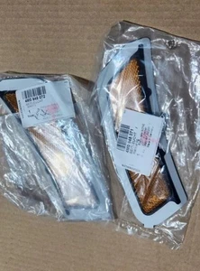 AUDI Q7 17-19 OEM Front Bumper-Side Marker Right and Left  4M0945071 4M0945072 - Picture 1 of 4
