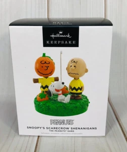 Hallmark Peanuts Charlie Halloween Scarecrow Shenanigans Ornament Light Sound - Picture 1 of 6