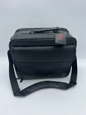 De colección Targus Universal Notebook Mensajero Maletín Laptop Bolso Correa para el Hombro Foto 1 de 4