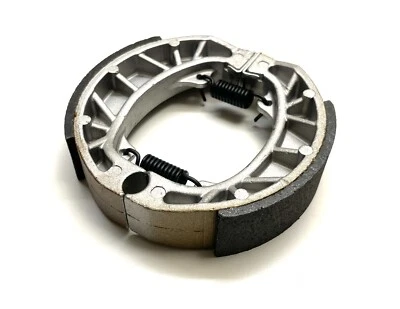 Bremsbacken Bremsbeläge 110x25 für Piaggio Sfera 125 RST, Vespa LX LXV ET4