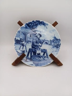 Assiette en Faïence de Delft – Décor Vieux Sabatier, Scène d’époque – Pays-Bas - Photo 1/4