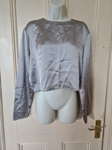 Womens H&M Grey Cropped Oversized Satin Summer Top Size M - Picture 1 of 8