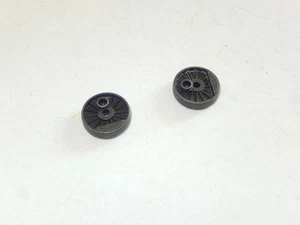 LIONEL PART - 671-027- PAIR OF CENTER WHEELS FOR TURBINE LOCOS--  NEW- H16 - Picture 1 of 4