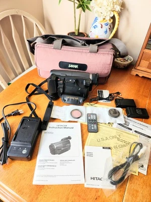 Hitachi VM-E625A Camcorder Video Camera, Remote, Charger, Lenses,Batteries,Bag + - Image 1 of 4