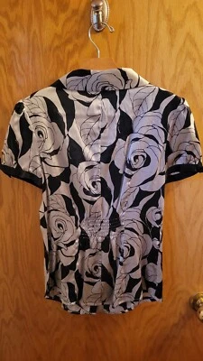 Blusa Bebe Seda Floral Buttondown Nueva Foto 1 de 4