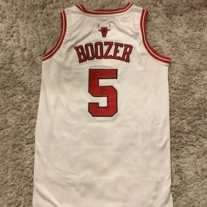 Carlos Boozer NBA SIGNED custom CHICAGO BULLS Basketball JERSEY Autograph - Picture 1 of 4