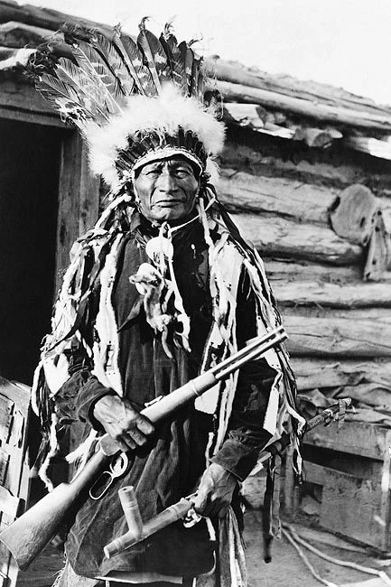 INDIO NATIVO AMERICANO CON PIPA DE LA PAZ 1912 8x12 IMPRESIÓN FOTOGRÁFICA BRILLANTE Foto 1 de 1