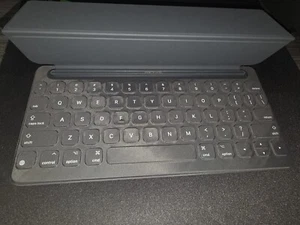 Apple Smart Keyboard for iPad Pro 10.5", iPad Air 10.5" & iPad 7th 8th Gen 10.2" - Picture 1 of 4