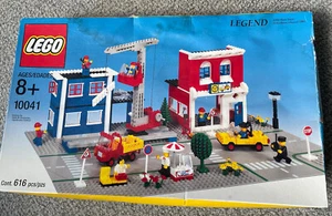 Lego Town CLASSIC Town Legends 10041 Main Street (Reissue)  New Sealed Box Damag - Picture 1 of 2