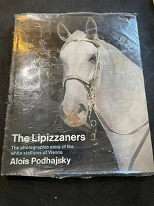 Die Lipizzaner von Alois Podhajsky - Bild 1 von 8