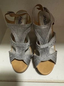 Lucky Brand Damen-Keilsandalen atemberaubend Größe 8 silbermetallic - Bild 1 von 3