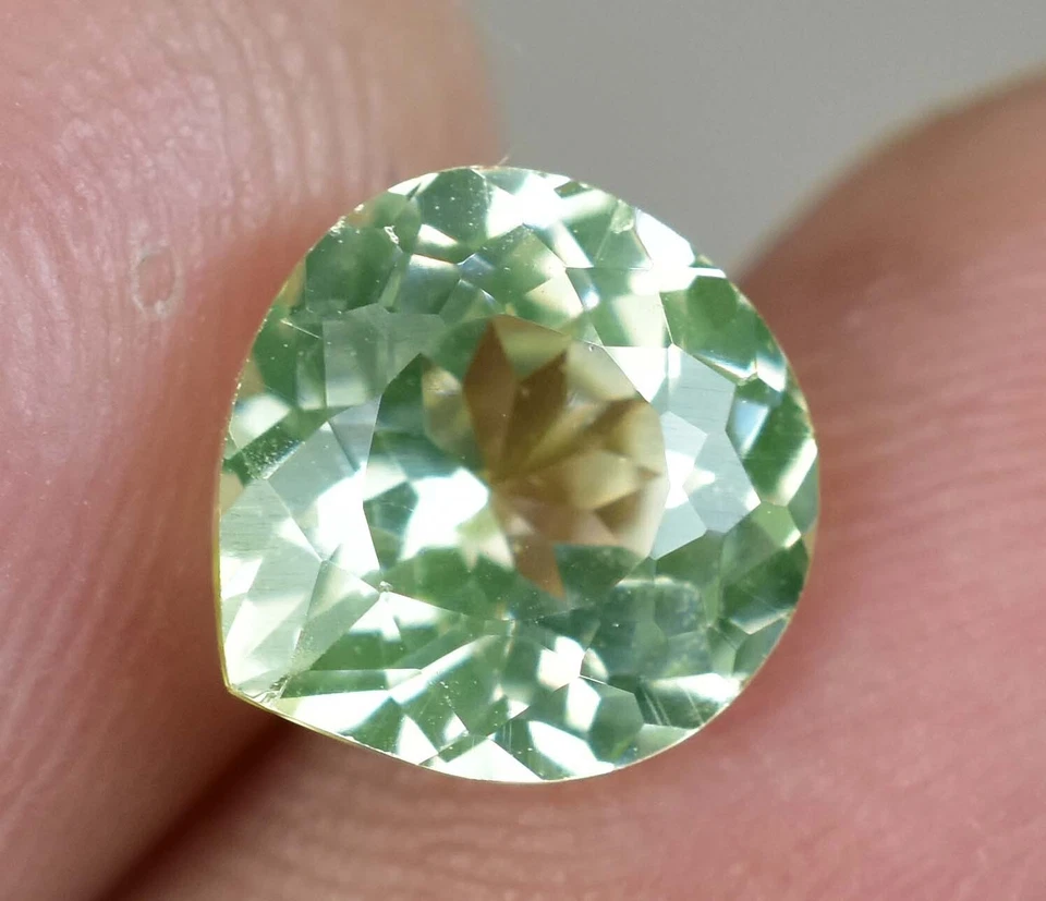 2.10 CT Natürlich Grün Peridot Birne Form VVS Pak Edelstein Agl Zertifiziert - Bild 1 von 4