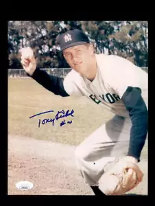 Tony Kubek JSA Coa Signed  8x10 Photo Autograph Yankees - Picture 1 of 3