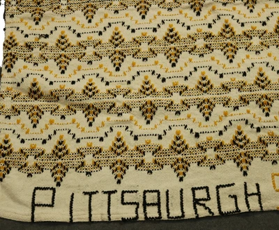 Cobertor de colo Pittsburgh Steelers Stadium costurado à mão preto amarelo creme 46x42 - Imagem 1 de 4