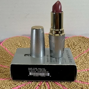 Lotto di 2 Lipcolor Avon Beyond Color Plumping. "Mad For Mauve". Nuovo Con Scatola - Foto 1 di 8
