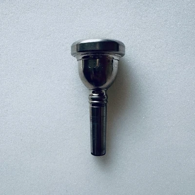 Boquilla de vástago pequeño barítono 12C EE. UU. Foto 1 de 4