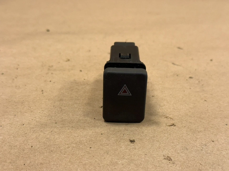 Interruptor de peligro original Land Rover Discovery 1994-1999 1 Foto 1 de 4