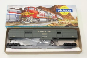 HO Athearn / Greenway Products REA Baggage Car Santa Fe 1957 Green - Picture 1 of 7