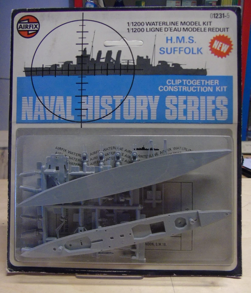 Cacciatorpediniere Suffolk Airfix - Immagine 1 di 1