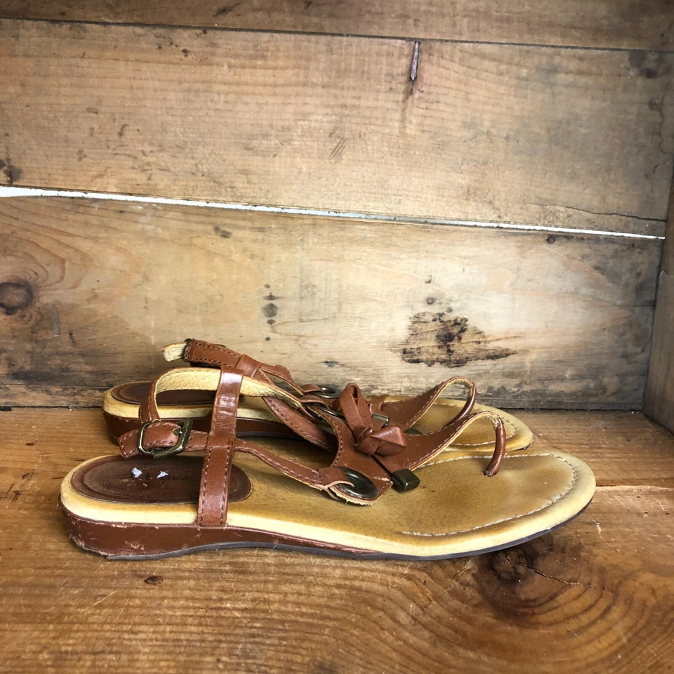 LL Bean женщин размер 7 M сандалии коричневый кожаный стринги на танкетке слинга туфли  - Изображение 1 из 4