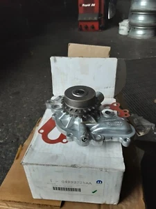 Pompa acqua BluePrint per CHRYSLER 300C Touring 300M - Foto 1 di 1