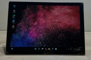 Microsoft Surface Pro 5 1807 WIN 11 i5 7th Gen 8GB 256GB SSD / Screen Issues - Picture 1 of 10