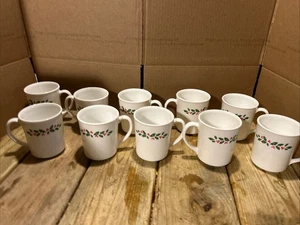 22 VINTAGE CORELLE CORNING HOLLY DAYS CHRISTMAS Coffee Hot Cocoa Mugs - Picture 1 of 16