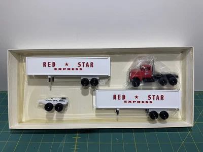 Vintage NIB Winross 1995 RED STAR EXPRESS 40' Thruway Doubles - Image 1 of 4