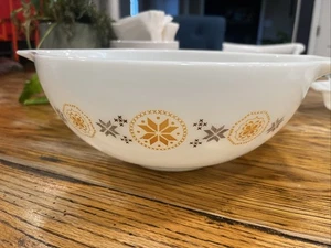 Ciotola di miscelazione vintage Pyrex 444 città e campagna marrone arancione Cenerentola 4 qt - Foto 1 di 5