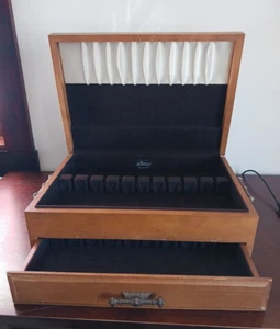 VTG Pacific Silver Cloth Silverware Storage Chest w/drawer-holds 12 settings VGC - Picture 1 of 11