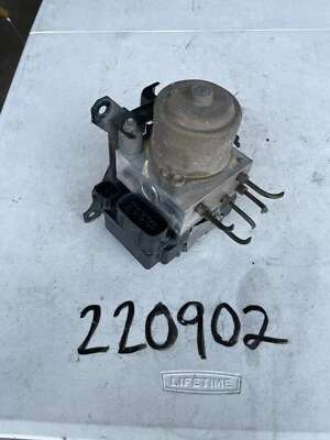 OEM 2002 2003 2004 Mitsubishi Montero Sport ABS Pump / Module Anti Lock Brakes - Image 1 of 4