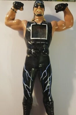  1999 Tiger Electronics Hollywood Hulk Hogan boneco de jogo eletrônico portátil 10" - Imagem 1 de 3