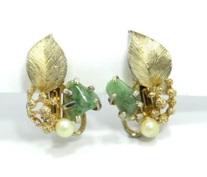 Beautiful Vintage LISNER Green Agate Stone Pearl Gold Toned Clip On Earrings - Picture 1 of 6