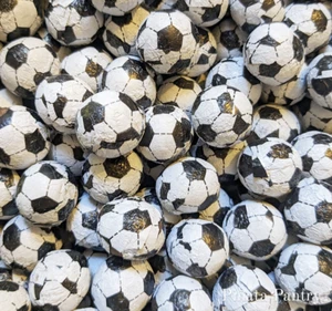 CHOCOLATE FLAVOUR BLACK & WHITE FOOTBALLS Pick & Mix Candy Sweets Sports Party - Picture 1 of 1