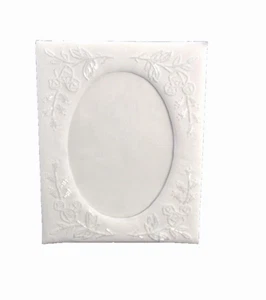 NOS FABRIC BEADED PICTURE WHITE COTTON PHOTO FRAME for 5"x 7" - Picture 1 of 1