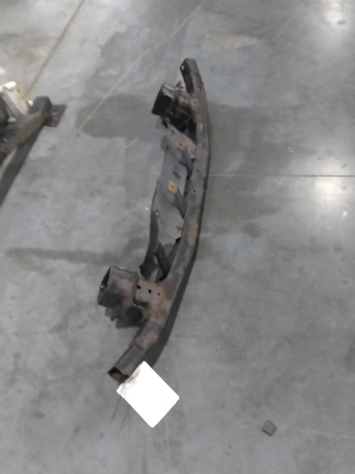 Used Front Bumper Reinforcement Front fits: 2017 Nissan Armada Front Grade A Foto 1 de 4