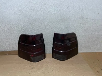 2002 to 2005 Ford Explorer Left+Right Set Black Smoked Tail lights U2916 DG - Image 1 of 4