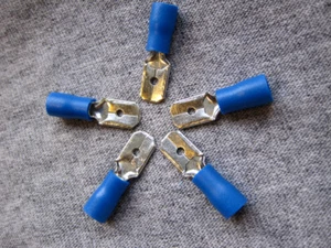 US.Verkäufer MDD2-250 Blau Spaten Crimp Draht Verbinder Terminal 6,3 mm Stecker 12 STCK. - Bild 1 von 3