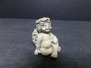 Adorable Linda Sonrisa Miniatura Querubín Figura Resina (?) 2" de alto Ex. Estado - Imagen 1 de 6