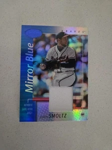 Maglia John Smoltz 2002 FOGLIA MATERIALI CERTIFICATI SPECCHIO Blu /75 Atlanta Braves - Foto 1 di 4