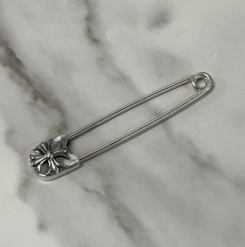 Pin de seguridad de plata esterlina corazones cromados 03 clásico accesorio de pasador de 2 pulgadas Foto 1 de 4